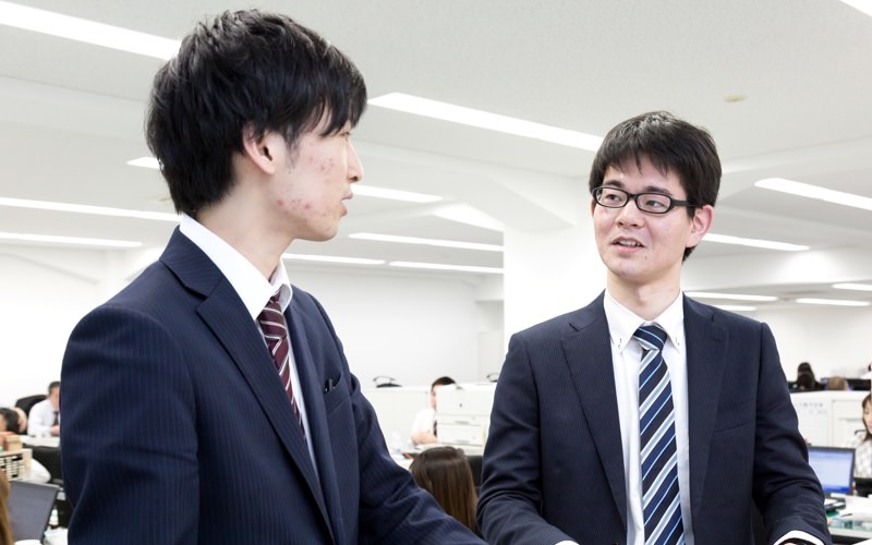 仕事を通じて専門的な知識を吸収し、成長できる環境